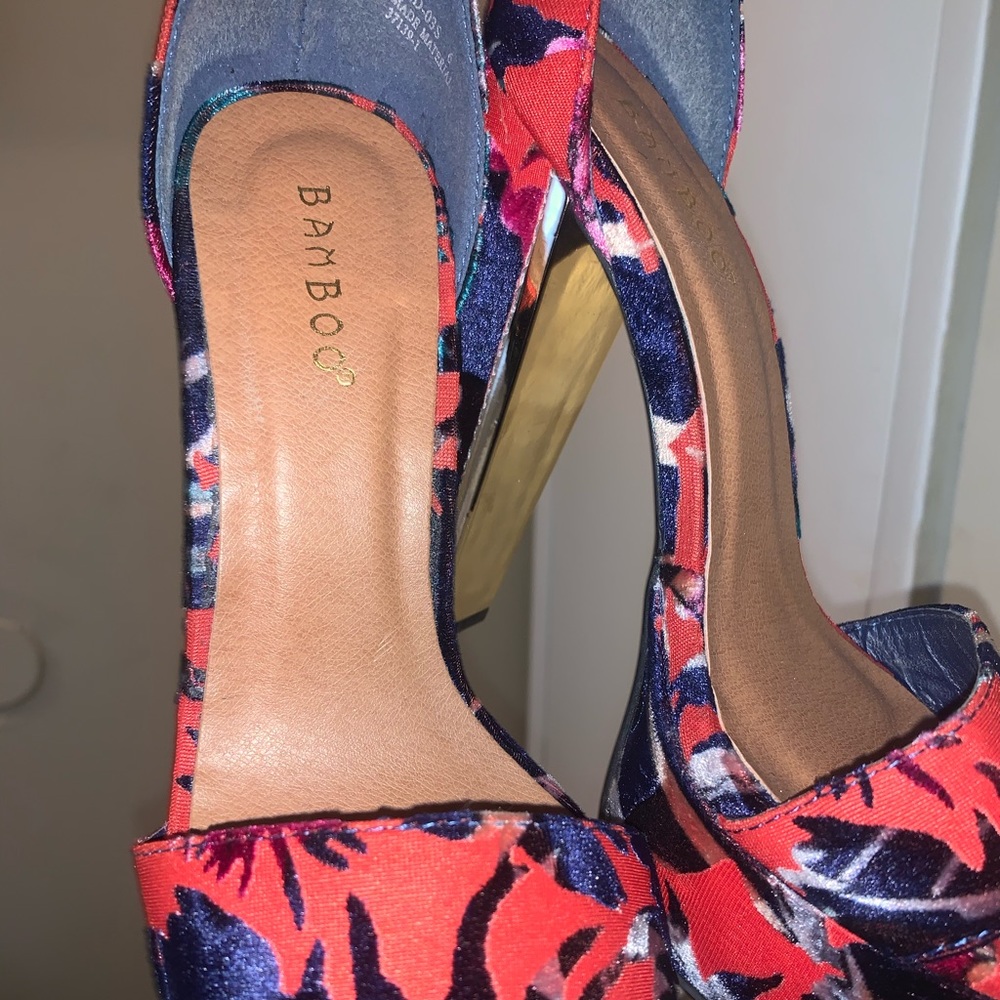 Platform heels - Picture 2 of 3